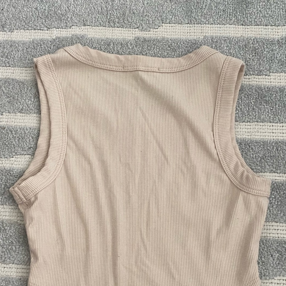 Amable Tan Ribbed Cropped Tank Top - Picture 6 of 9